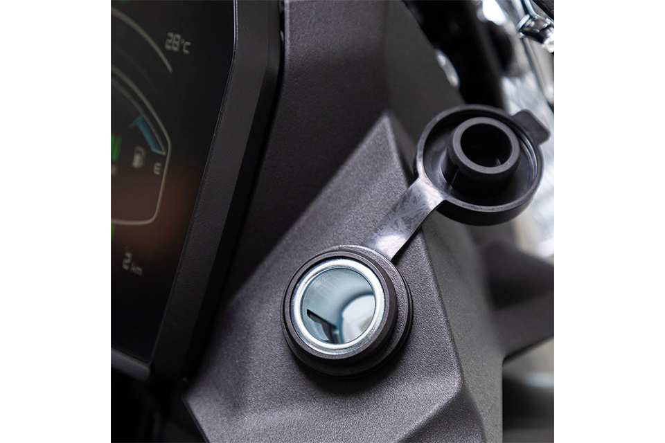 Moto Voge 900 DSX Black + Baul